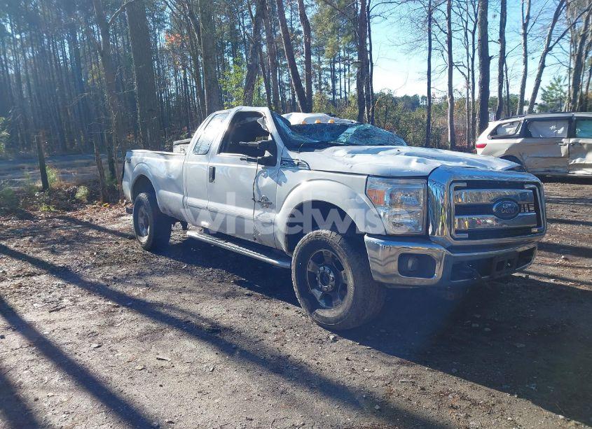 2015 Ford F-250 XLT (VIN 1FT7X2BT2FED37097) main photo