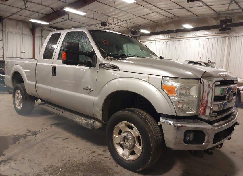 2016 Ford F-250 XLT (VIN 1FT7X2BT3GEB44667) main photo