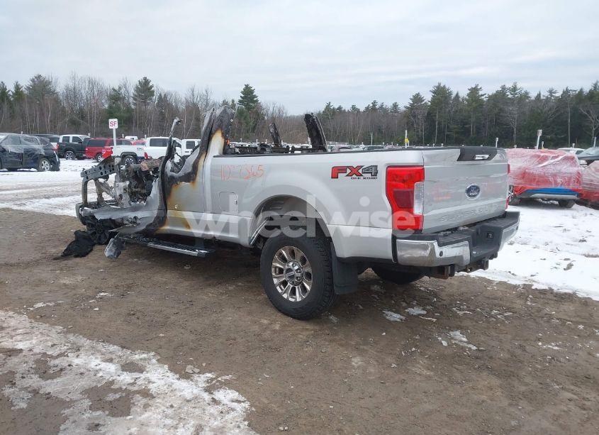 Photo 3 of 2018 Ford F-250 XLT (VIN 1FT7X2BT3JEC85505)