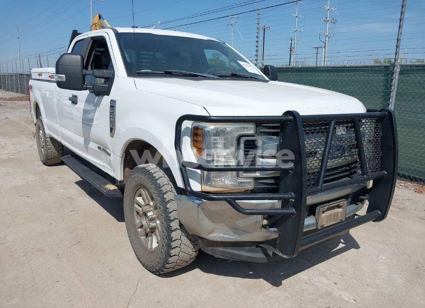2019 Ford F-250 XL (VIN 1FT7X2BT5KEF76850) main photo