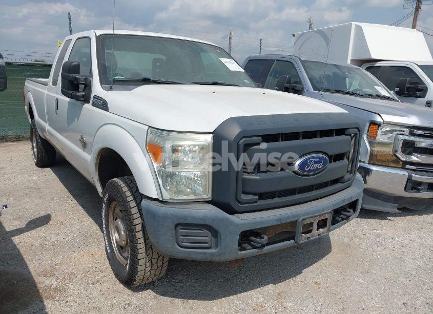 2015 Ford F-250 XL (VIN 1FT7X2BT8FEA63663) main photo