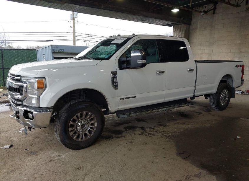 Photo 2 of 2022 Ford F-250 XLT (VIN 1FT8W2BT5NED01930)