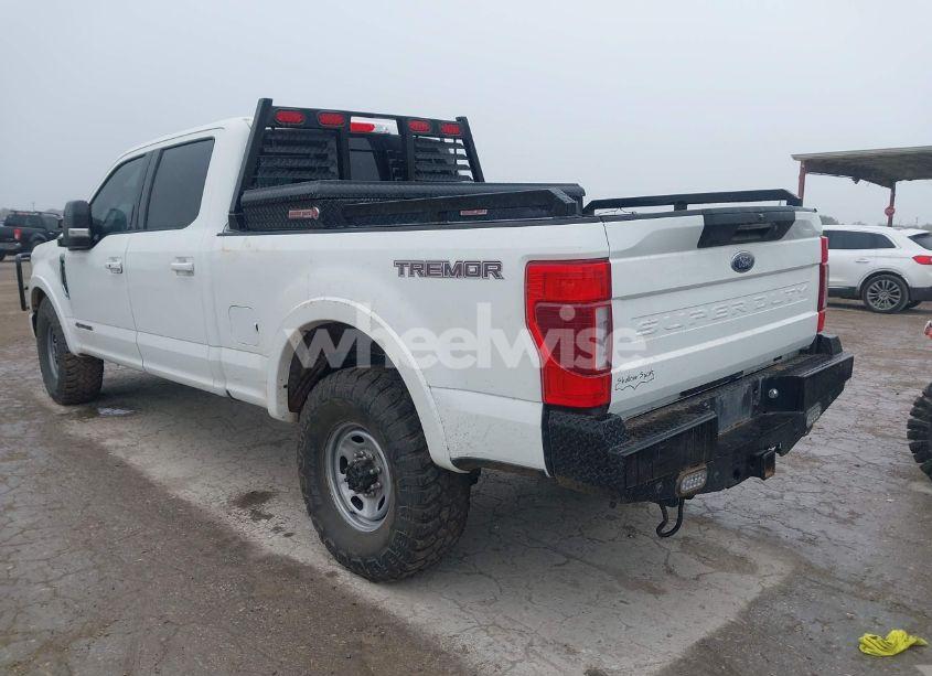 Photo 3 of 2022 Ford F-250 LARIAT (VIN 1FT8W2BTXNEE65190)