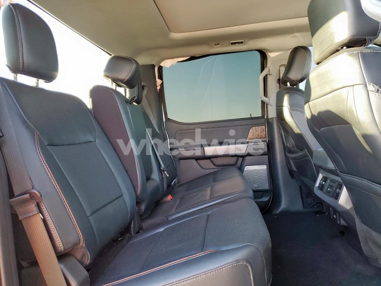 Photo 10 of 2024 FORD F250 SUPER DUTY (VIN 1FT8W2BTXREC38118)