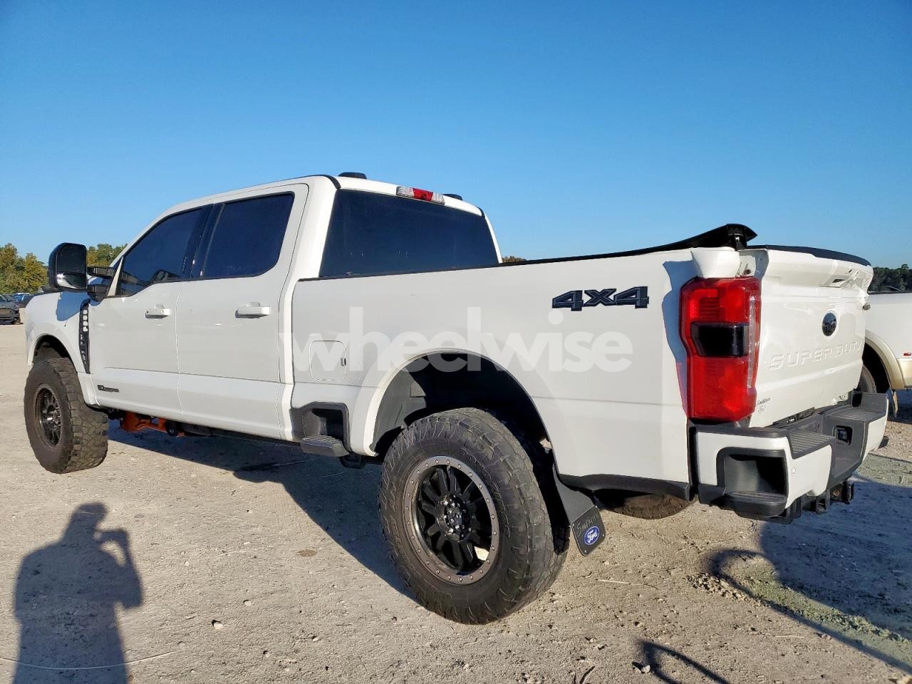 Photo 2 of 2024 FORD F250 SUPER DUTY (VIN 1FT8W2BTXREC38118)