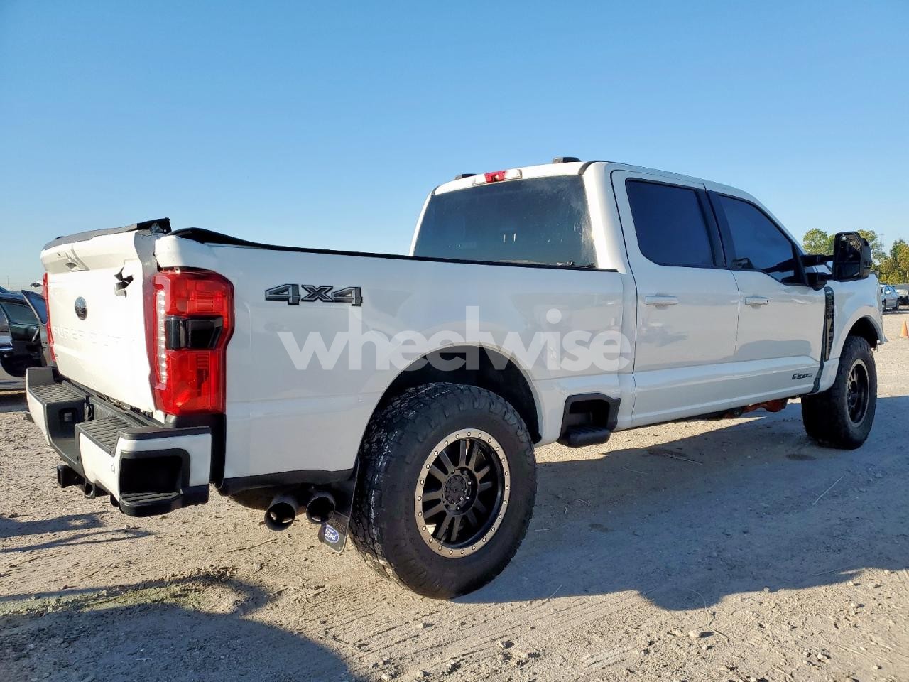 Photo 3 of 2024 FORD F250 SUPER DUTY (VIN 1FT8W2BTXREC38118)