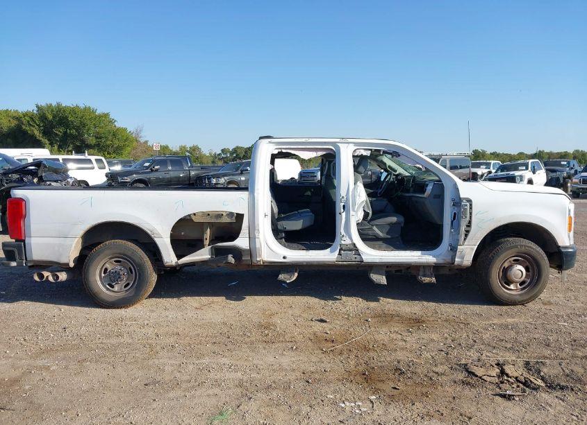 Photo 13 of 2023 Ford F-350 XL (VIN 1FT8W3AT3PEC80862)