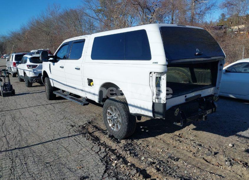 Photo 3 of 2019 Ford F-350 XLT (VIN 1FT8W3B66KEE79308)