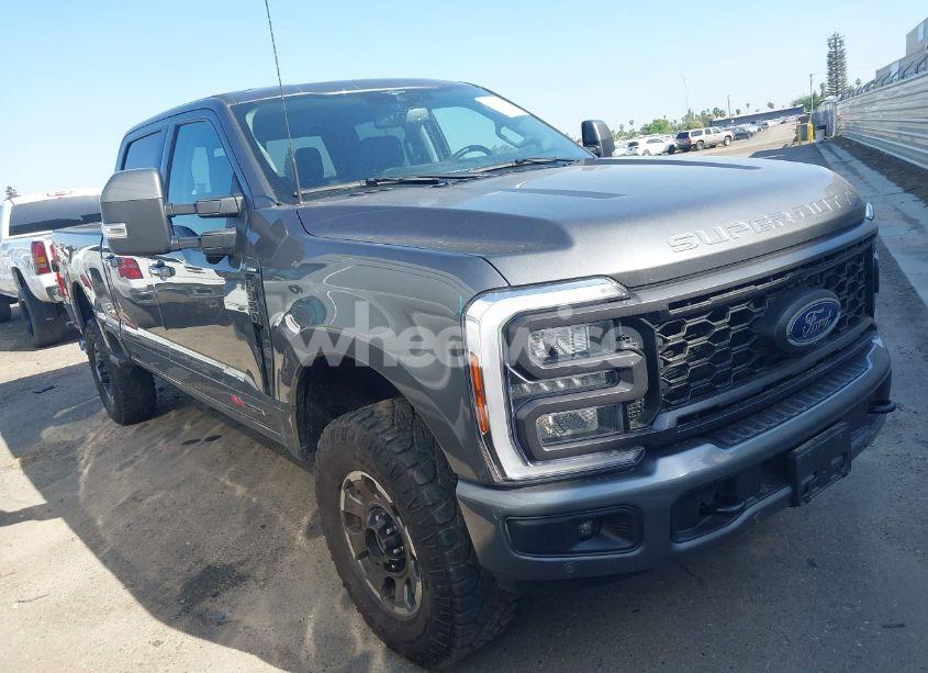 2023 Ford F-350 LARIAT (VIN 1FT8W3BM8PEC25881) main photo