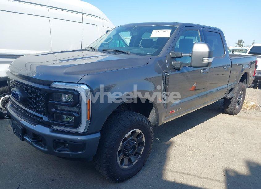 Photo 2 of 2023 Ford F-350 LARIAT (VIN 1FT8W3BM8PEC25881)