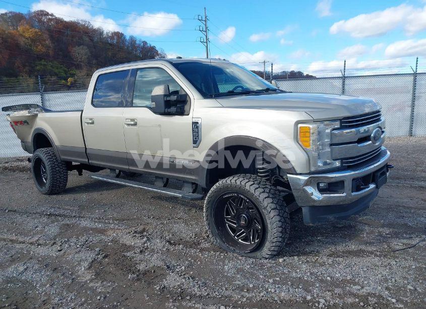 2017 Ford F-350 LARIAT (VIN 1FT8W3BT0HED34425) main photo