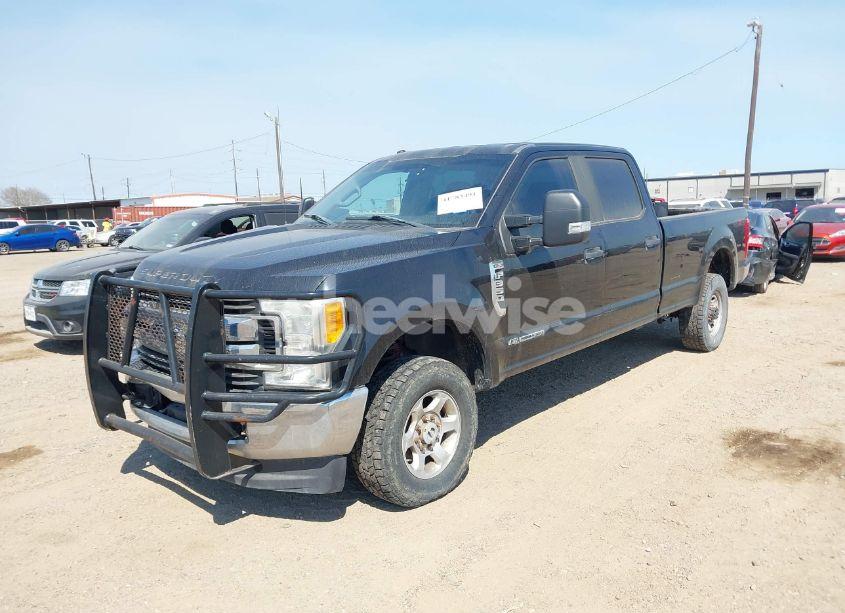 Photo 2 of 2017 Ford F-350 XL (VIN 1FT8W3BT5HEE72915)