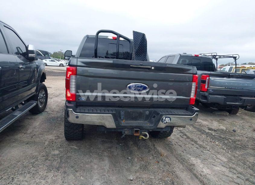 Photo 15 of 2019 Ford F-350 LARIAT (VIN 1FT8W3BT5KEG30550)