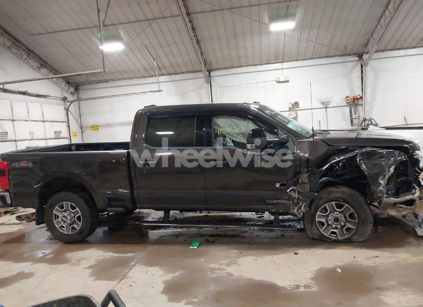 Photo 13 of 2024 Ford F-350 LARIAT (VIN 1FT8W3BT5RED80981)