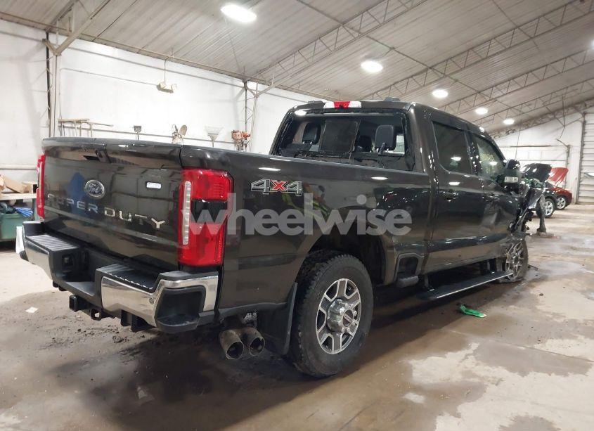 Photo 4 of 2024 Ford F-350 LARIAT (VIN 1FT8W3BT5RED80981)