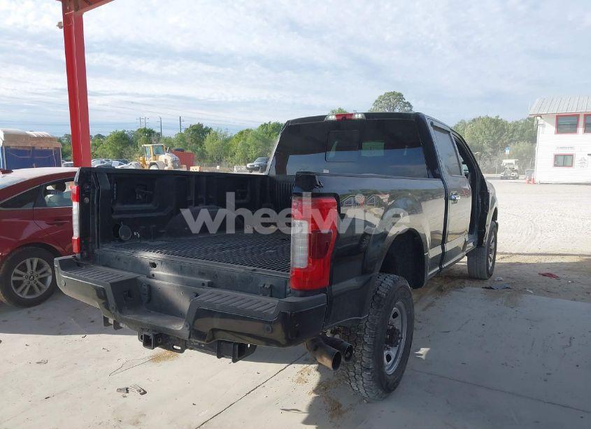 Photo 4 of 2019 Ford F-350 PLATINUM (VIN 1FT8W3BT6KEF09932)