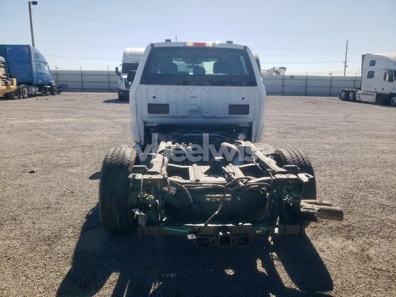 Photo 6 of 2024 FORD F350 SUPER DUTY TRUCK CAB AND CHASSIS (VIN 1FT8W3BT6REC95292)