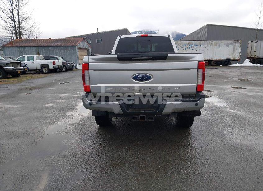 Photo 16 of 2019 Ford F-350 LARIAT (VIN 1FT8W3BT7KEC80581)