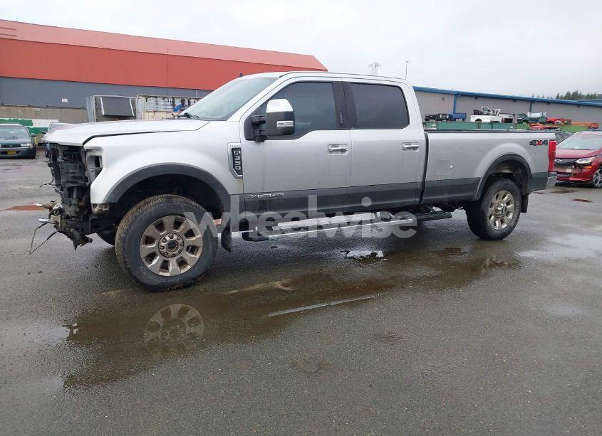 Photo 2 of 2019 Ford F-350 LARIAT (VIN 1FT8W3BT7KEC80581)