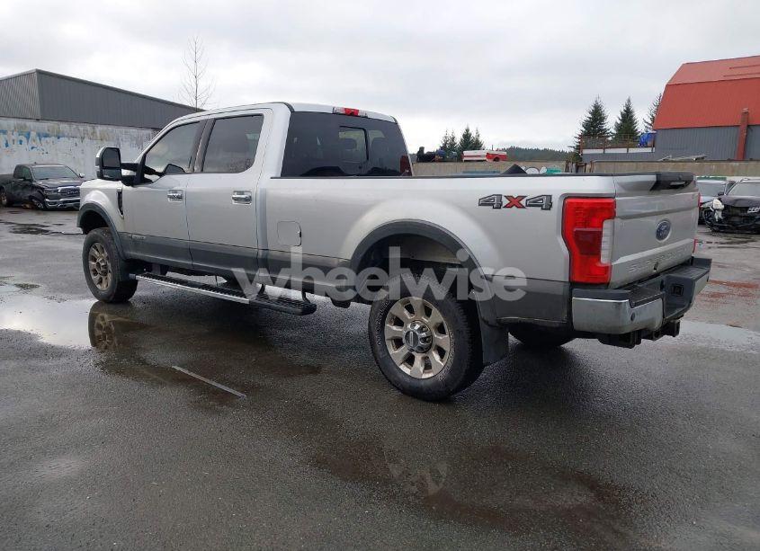 Photo 3 of 2019 Ford F-350 LARIAT (VIN 1FT8W3BT7KEC80581)