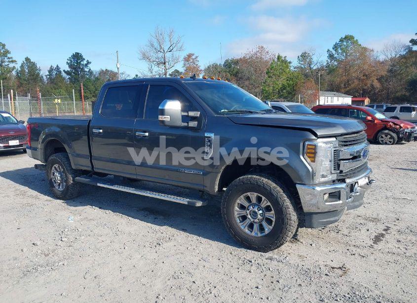 2019 Ford F-350 XLT (VIN 1FT8W3BT7KEF95056) main photo