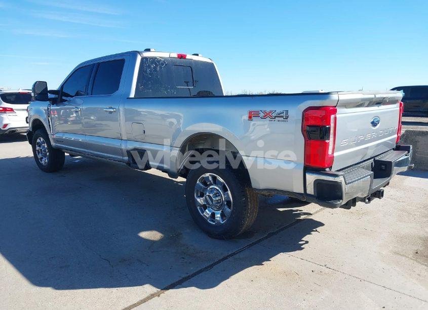 Photo 3 of 2024 Ford F-350 LARIAT (VIN 1FT8W3BT7REE76577)