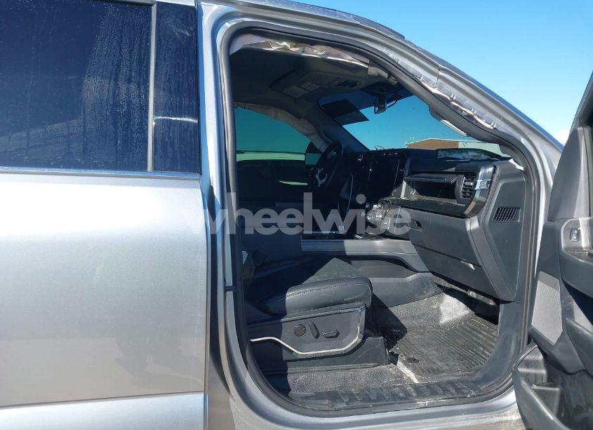 Photo 6 of 2024 Ford F-350 LARIAT (VIN 1FT8W3BT7REE76577)