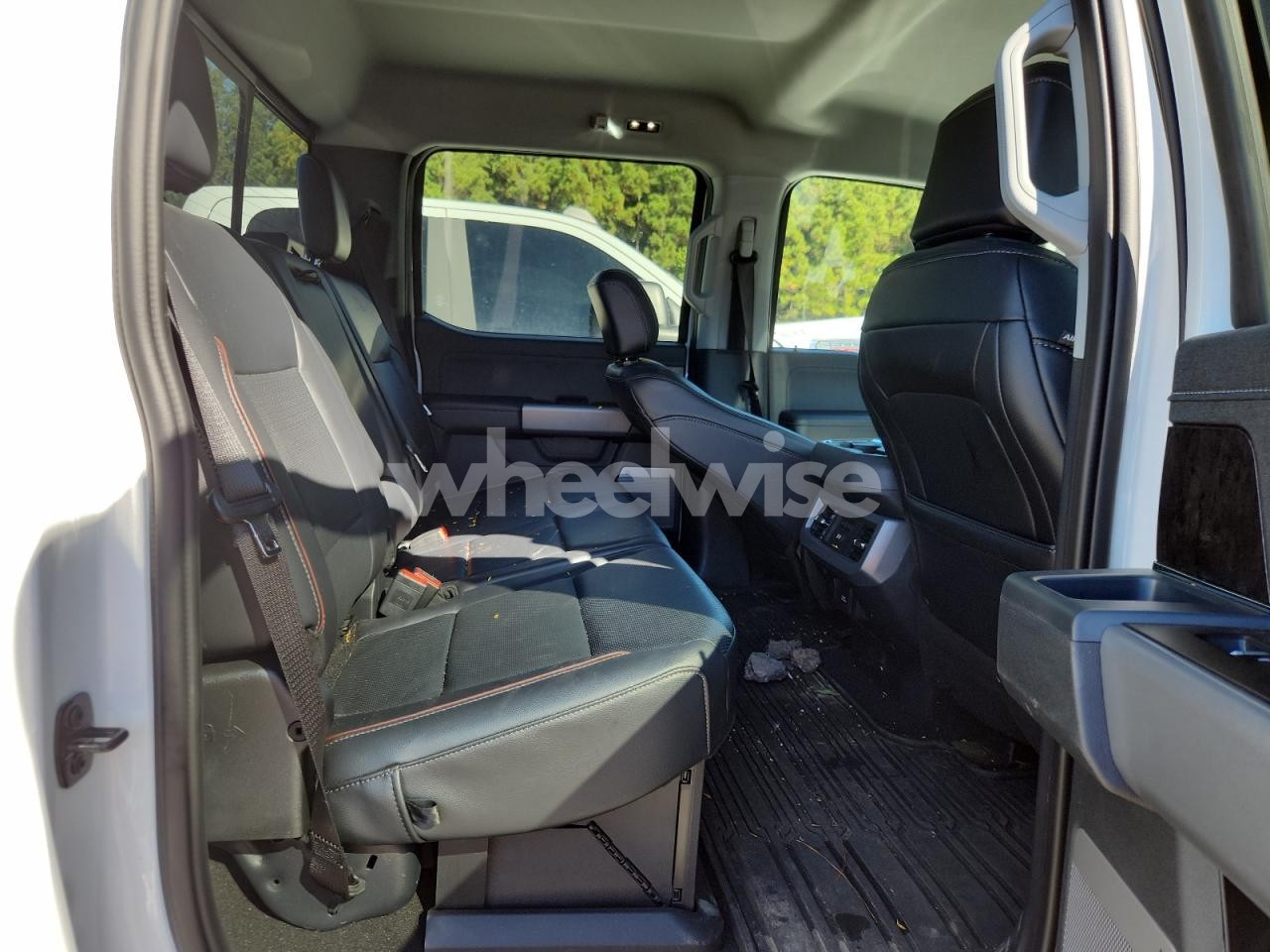 Photo 11 of 2024 FORD F350 SUPER DUTY (VIN 1FT8W3BT7REE80774)