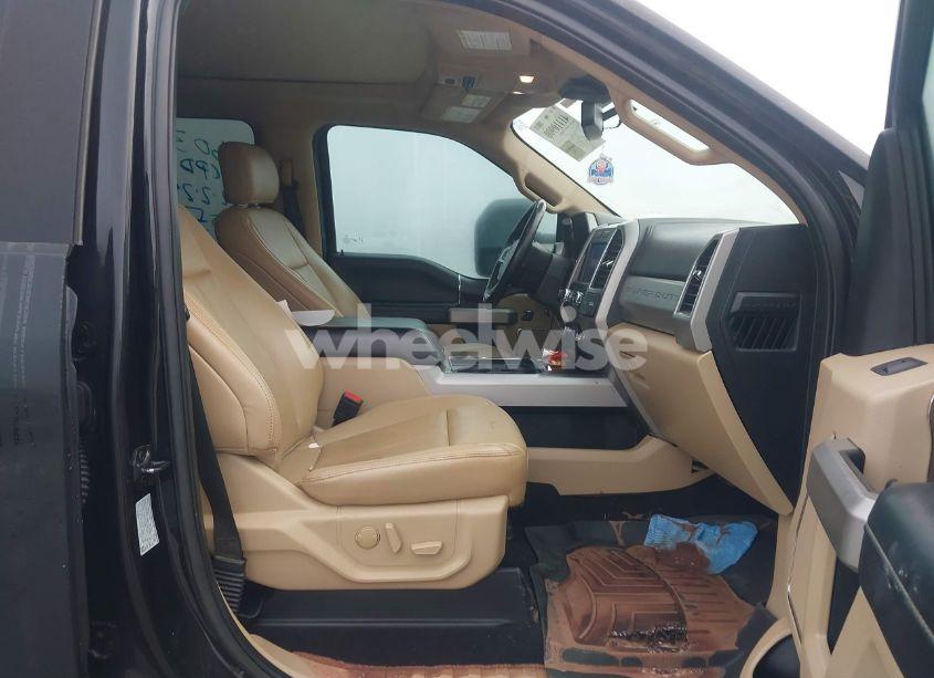 Photo 5 of 2021 Ford F-350 LARIAT (VIN 1FT8W3BT8MEC56034)