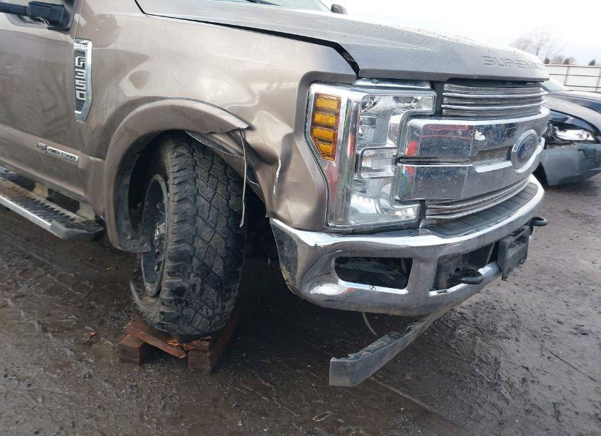 Photo 11 of 2019 Ford F-350 LARIAT (VIN 1FT8W3BT9KEG61154)