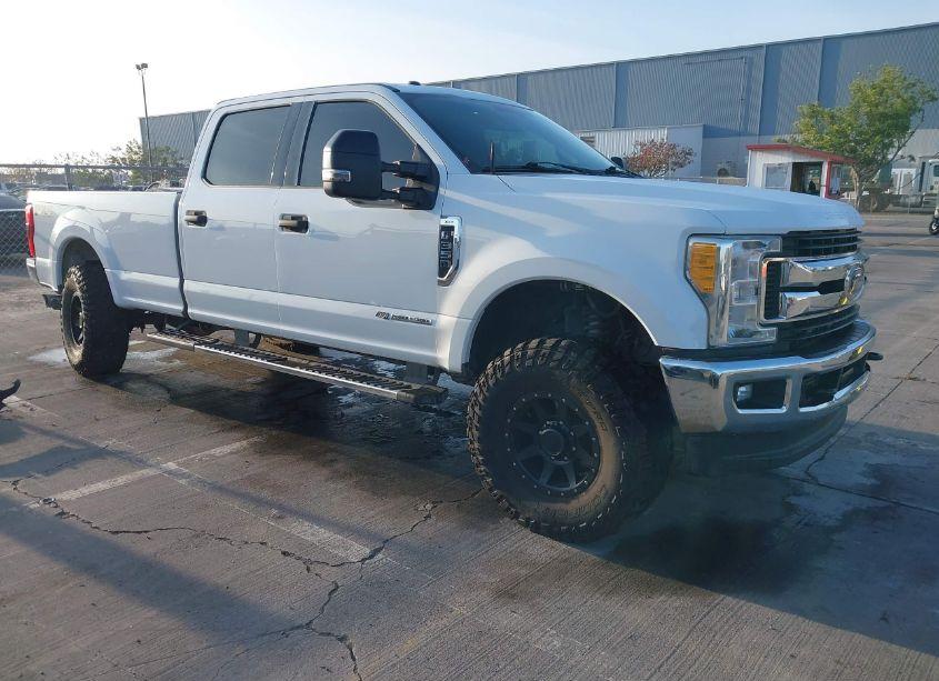 2017 Ford F-350 XLT (VIN 1FT8W3BTXHEC67171) main photo