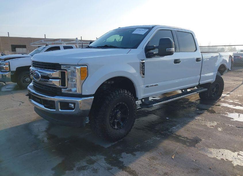 Photo 2 of 2017 Ford F-350 XLT (VIN 1FT8W3BTXHEC67171)