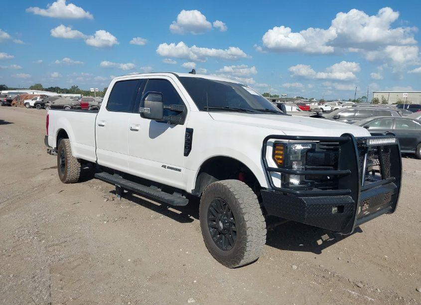 2019 Ford F-350 LARIAT (VIN 1FT8W3BTXKEE72965) main photo