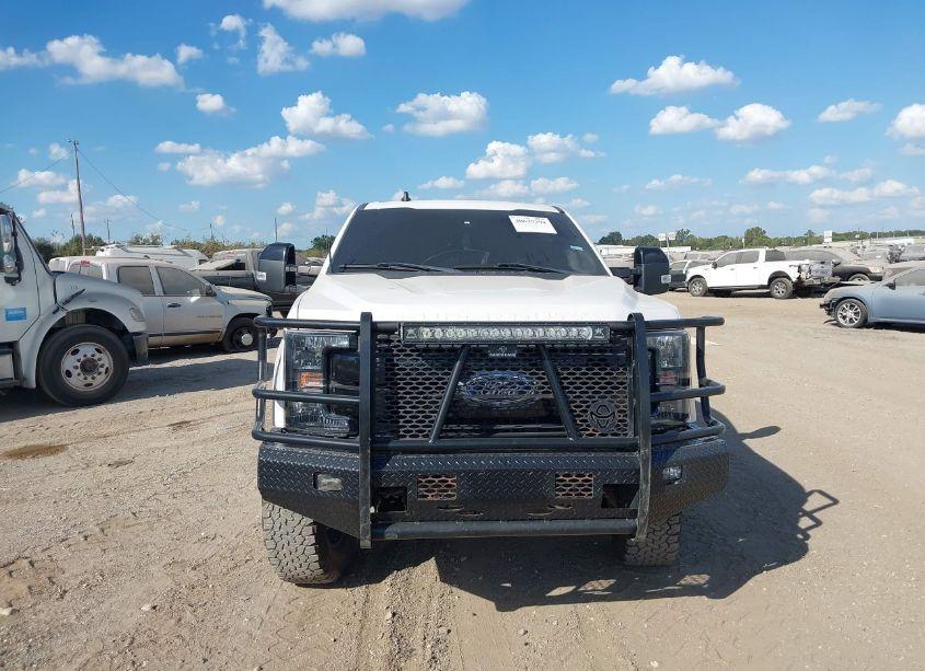 Photo 12 of 2019 Ford F-350 LARIAT (VIN 1FT8W3BTXKEE72965)