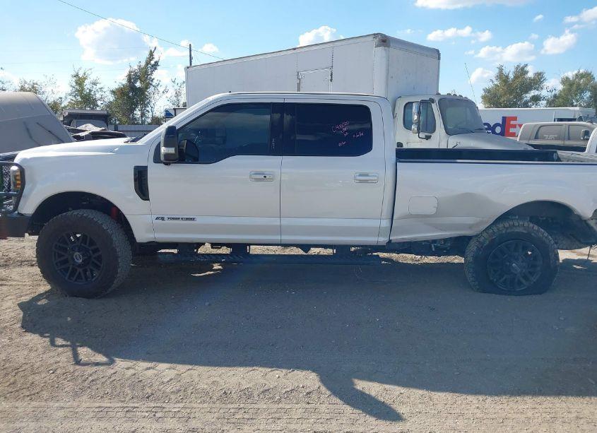 Photo 14 of 2019 Ford F-350 LARIAT (VIN 1FT8W3BTXKEE72965)