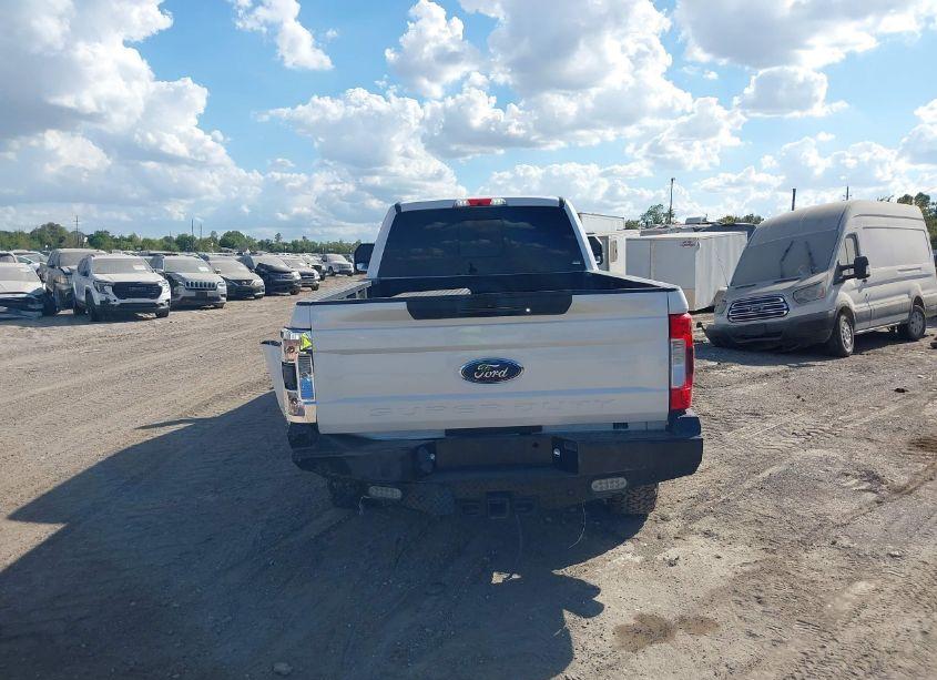 Photo 15 of 2019 Ford F-350 LARIAT (VIN 1FT8W3BTXKEE72965)