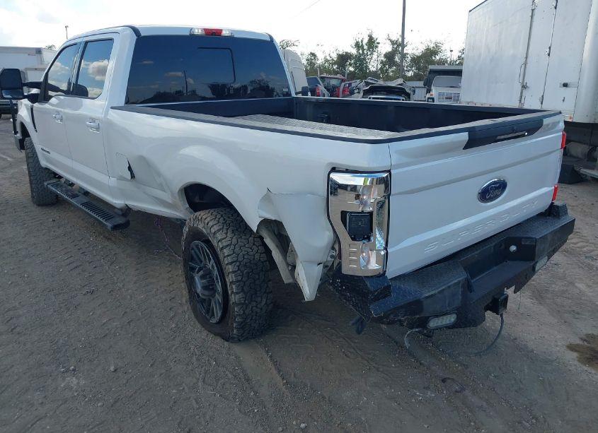 Photo 6 of 2019 Ford F-350 LARIAT (VIN 1FT8W3BTXKEE72965)