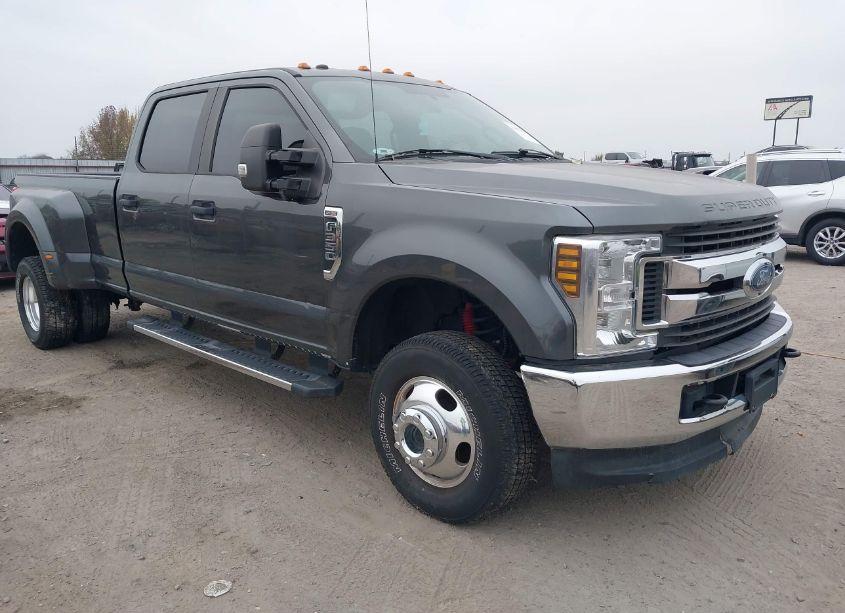2019 Ford F-350 XL (VIN 1FT8W3D62KEF37220) main photo