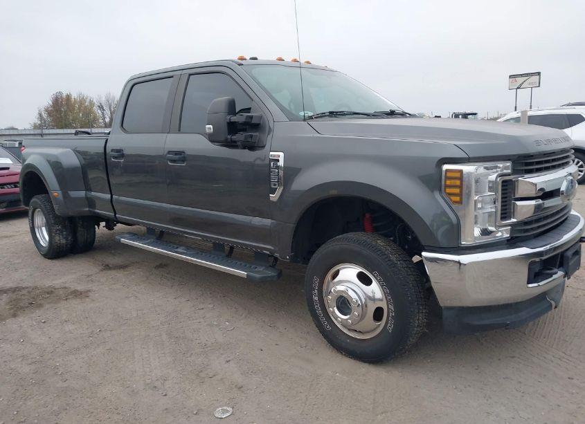 Photo 13 of 2019 Ford F-350 XL (VIN 1FT8W3D62KEF37220)
