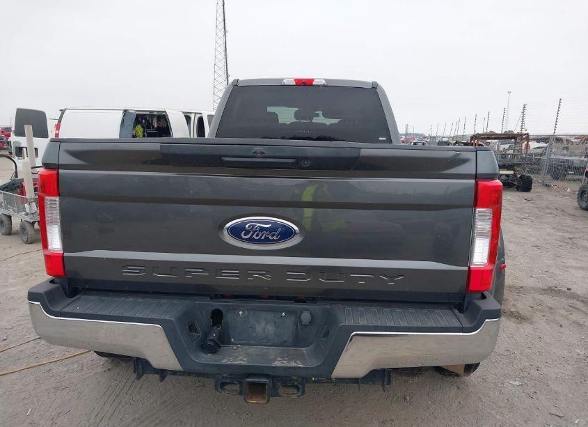Photo 15 of 2019 Ford F-350 XL (VIN 1FT8W3D62KEF37220)