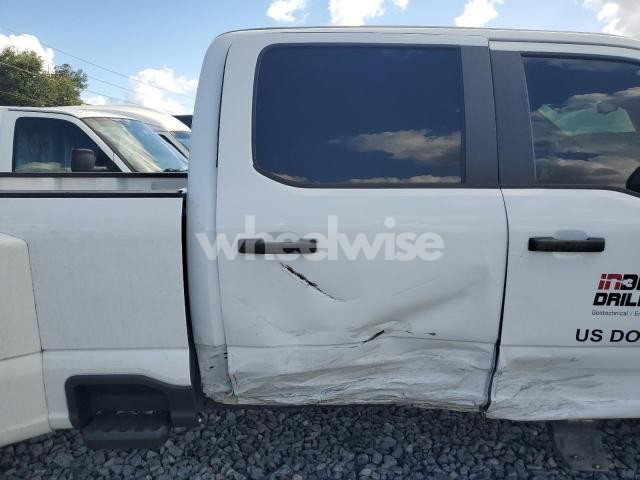 Photo 3 of 2023 FORD F350 SUPER DUTY (VIN 1FT8W3DA8PED43349)