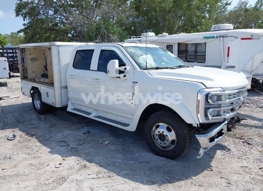 2024 Ford F350 SUPER DUTY (VIN 1FT8W3DN0REC30940) main photo