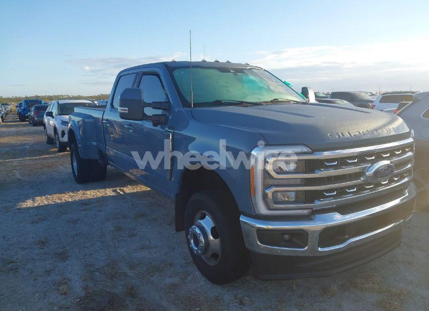 2023 Ford F-350 LARIAT (VIN 1FT8W3DN3PEC80373) main photo