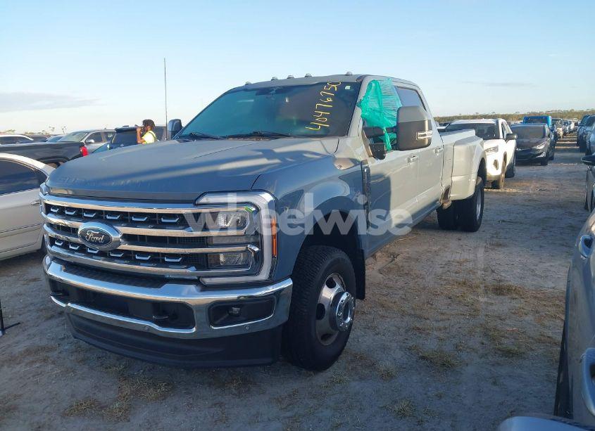 Photo 2 of 2023 Ford F-350 LARIAT (VIN 1FT8W3DN3PEC80373)