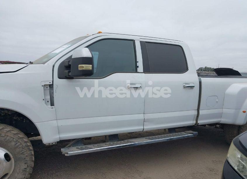 Photo 14 of 2019 Ford F-350 XLT (VIN 1FT8W3DT1KED26676)