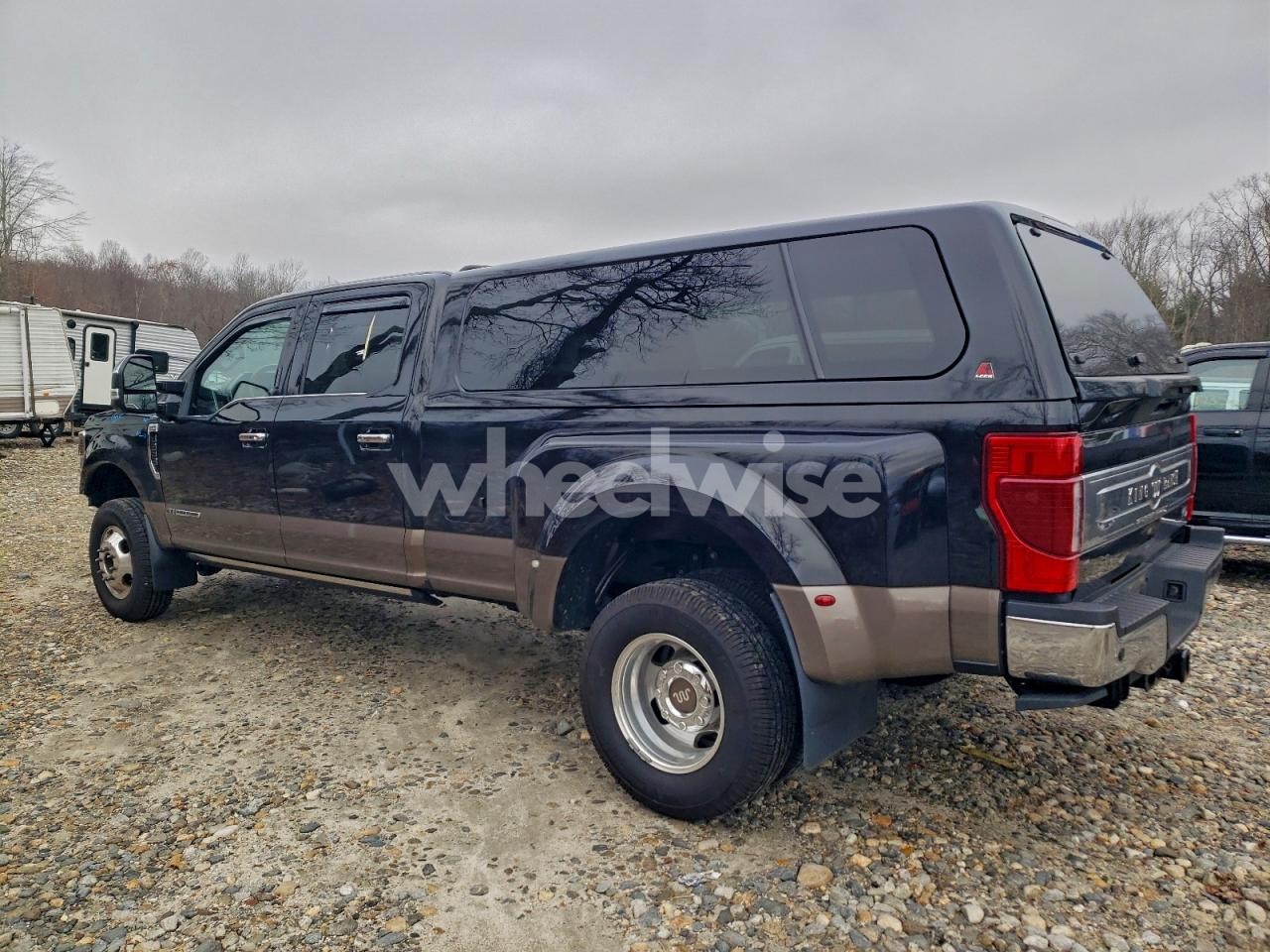 Photo 2 of 2022 FORD F350 SUPER DUTY (VIN 1FT8W3DT1NEC81632)