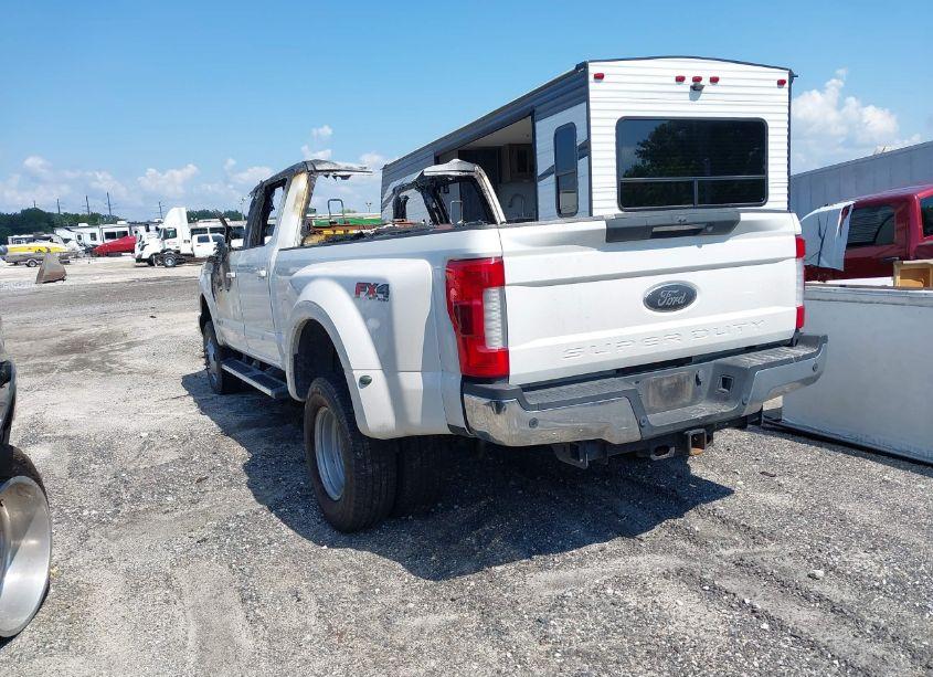 Photo 3 of 2019 Ford F-350 LARIAT (VIN 1FT8W3DT2KEE80894)