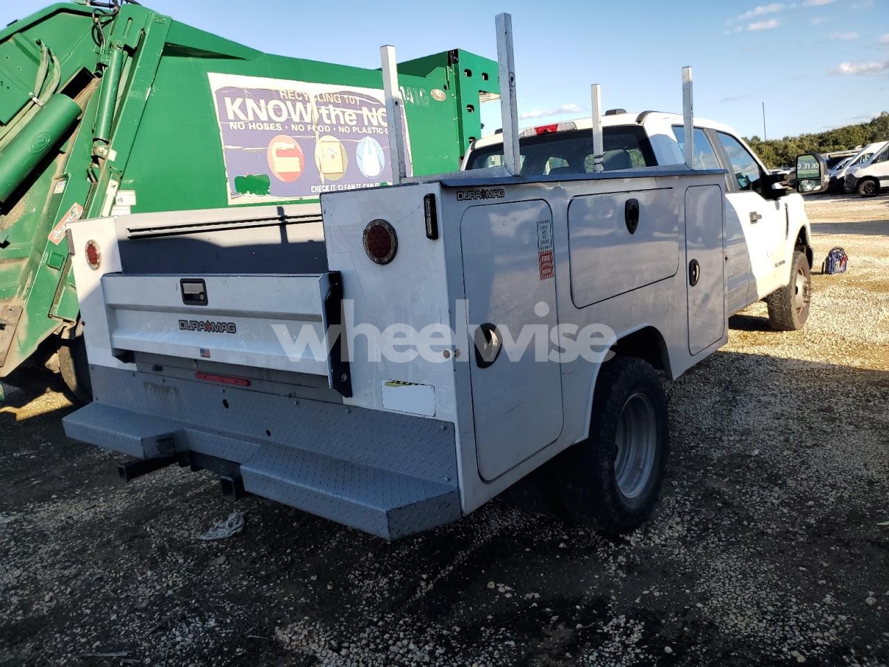 Photo 3 of 2022 FORD F350 SUPER DUTY UTILITY / SERVICE TRUCK (VIN 1FT8W3DT2NEC90730)