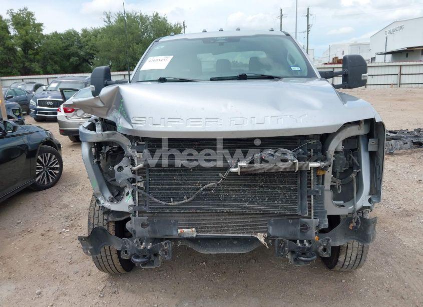 Photo 13 of 2024 Ford F-350 XLT (VIN 1FT8W3DT3RED57910)