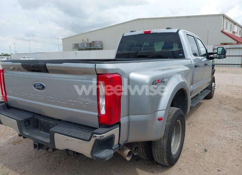 Photo 4 of 2024 Ford F-350 XLT (VIN 1FT8W3DT3RED57910)